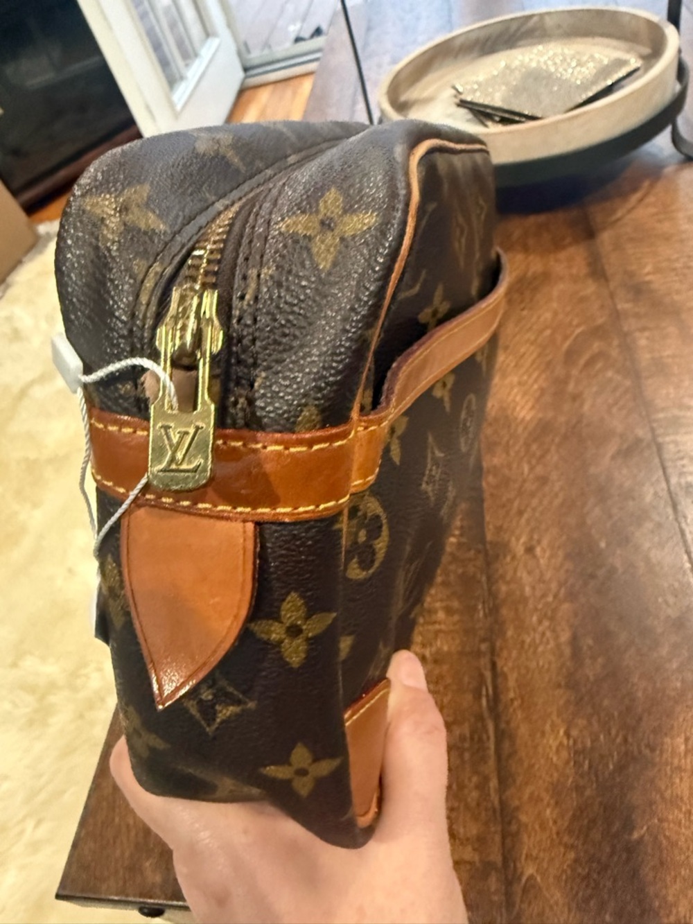 Louis Vuitton Brown Monogram Canvas Bag with Tan Leather Trim - Picture 5 of 12